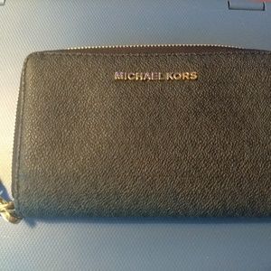 Michael kors wristlet